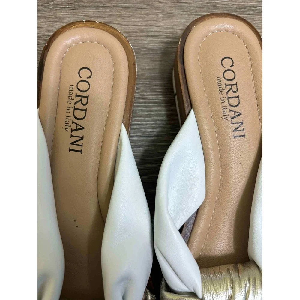 Cordani‎ Italy Leather Knot Slide Sandals Women's White Gold Metallic Size 38